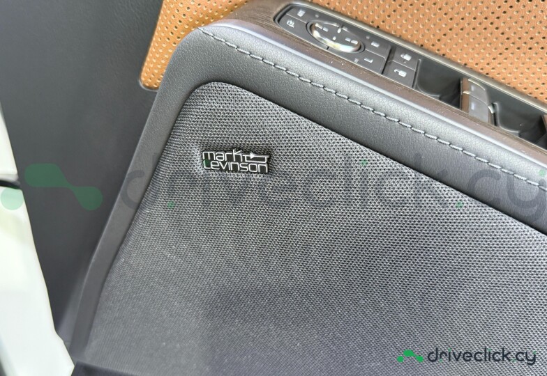 Lexus GX Белый