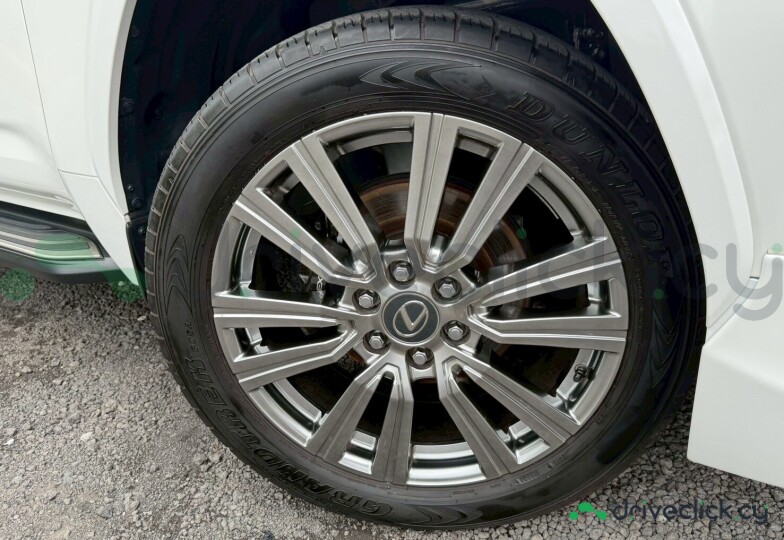 Lexus LX Белый