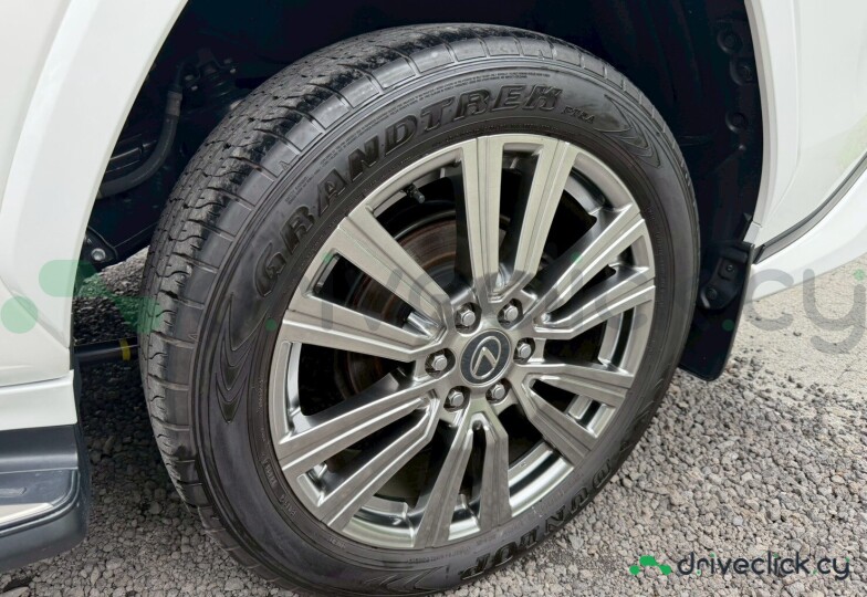 Lexus LX Белый