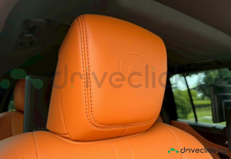 Lexus LX Белый
