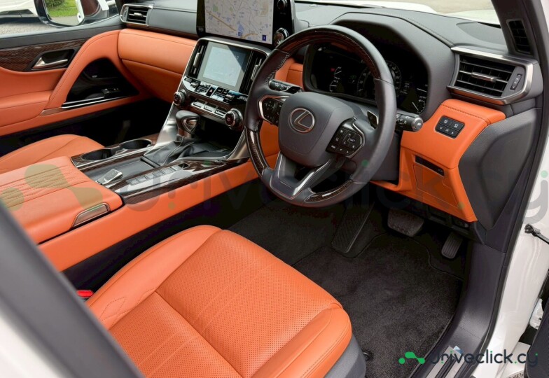 Lexus LX Белый