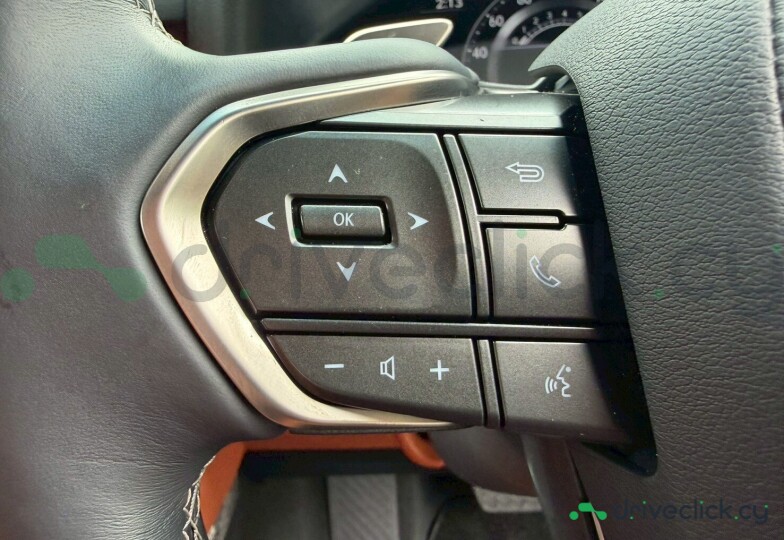 Lexus LX Белый