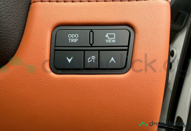 Lexus LX Белый