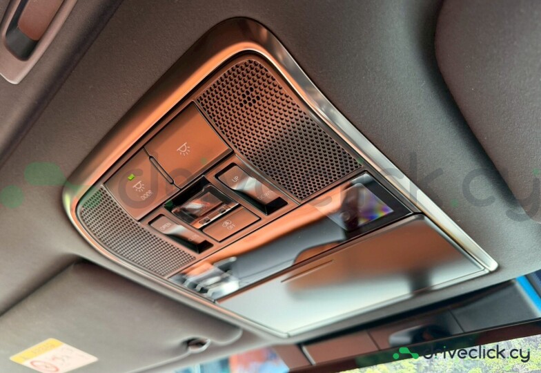 Lexus LX Белый