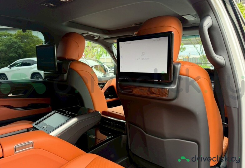 Lexus LX Белый