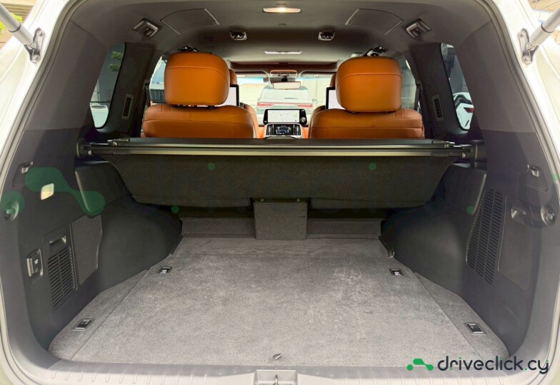 Lexus LX Белый