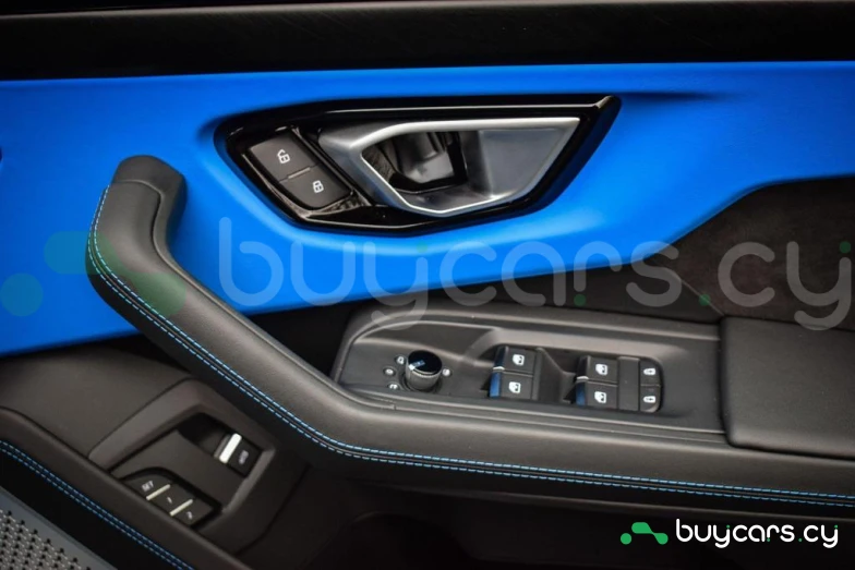 Lamborghini Urus Синий