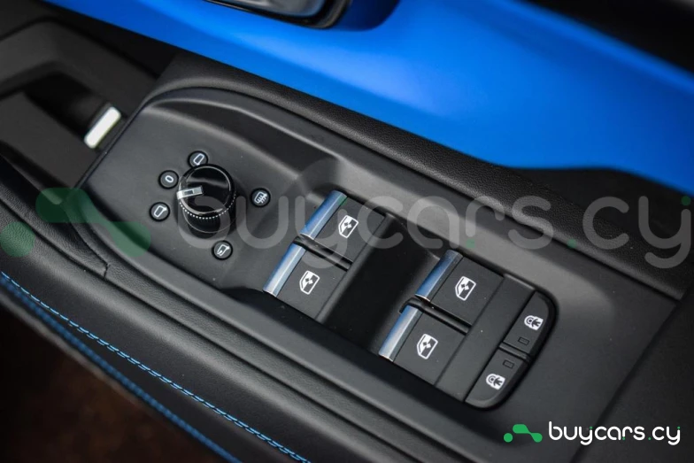 Lamborghini Urus Синий