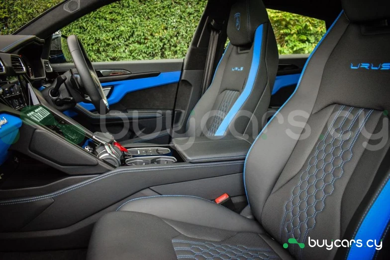 Lamborghini Urus Синий
