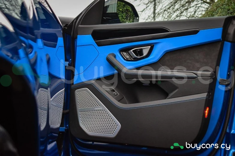 Lamborghini Urus Синий