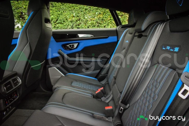 Lamborghini Urus Синий