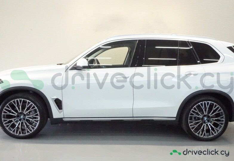 BMW X5 White