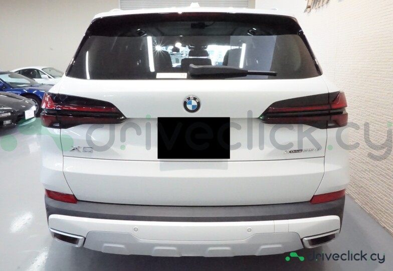 BMW X5 White