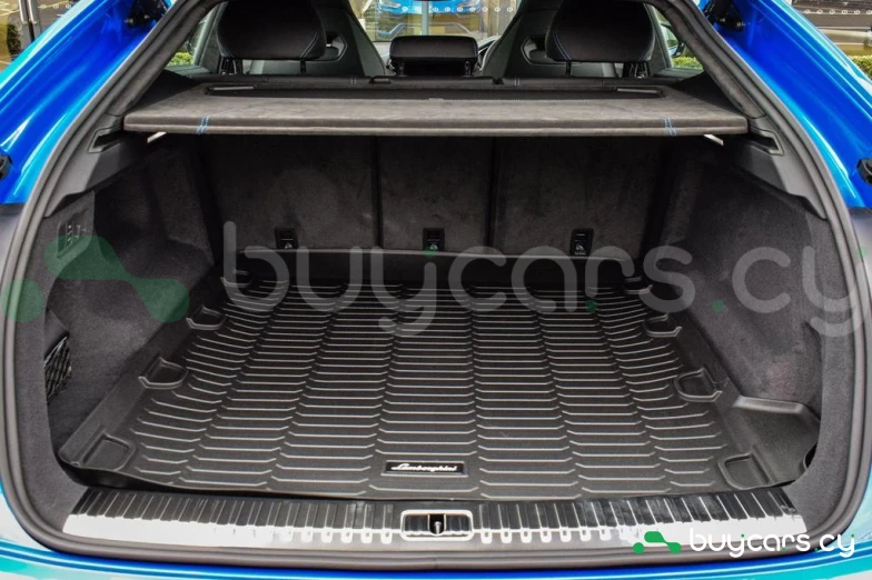 Lamborghini Urus Синий