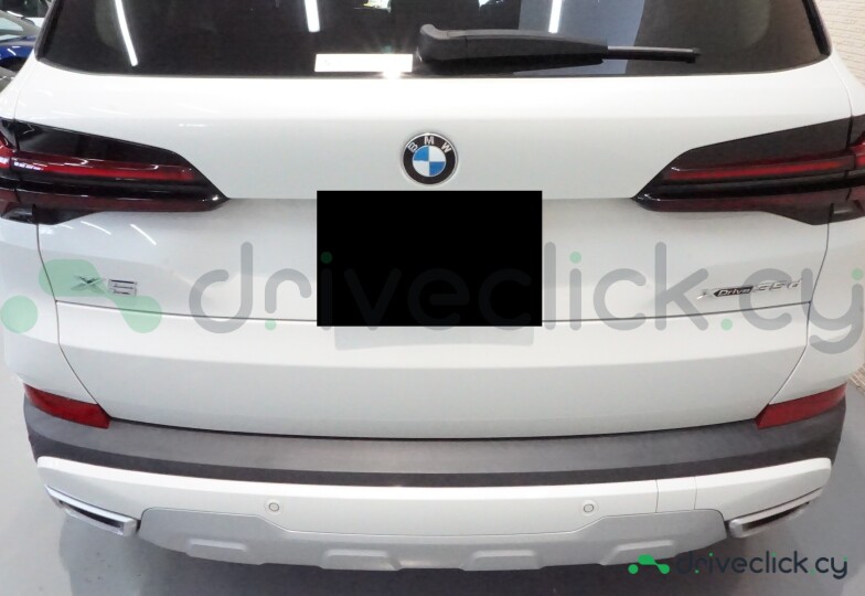 BMW X5 White