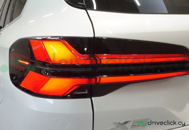 BMW X5 White