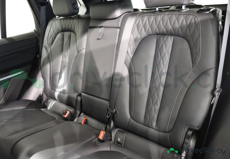 BMW X5 Белый
