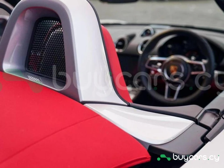 Porsche 718 Boxster Серый