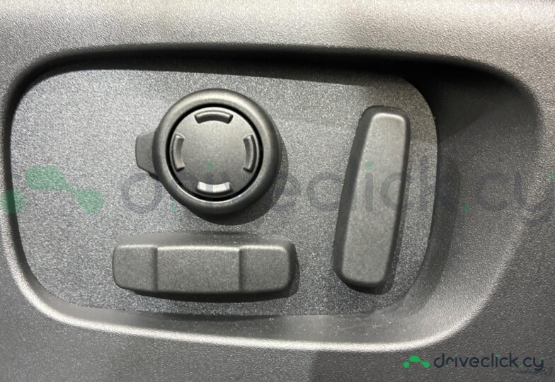 Land Rover Discovery Sport Серый