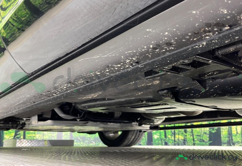 Land Rover Discovery Sport Серый