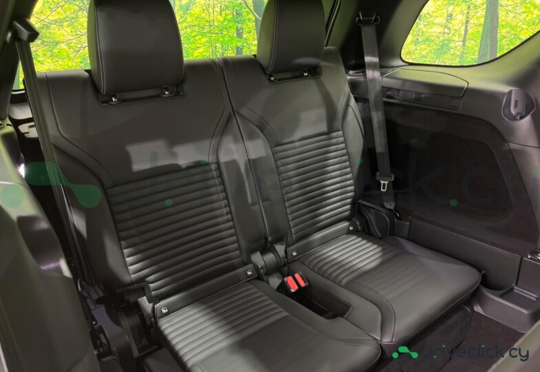 Land Rover Discovery Sport Серый