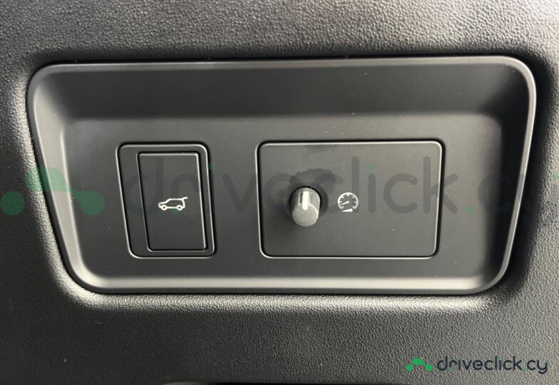 Land Rover Discovery Sport Серый