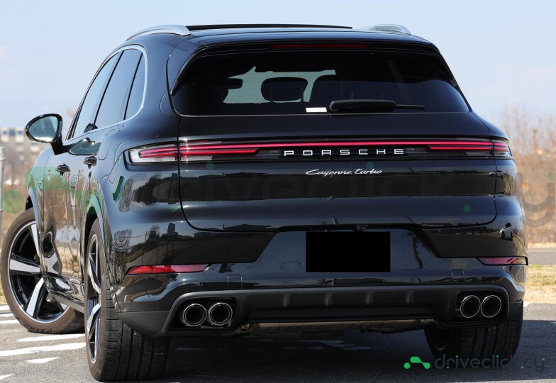 Porsche Cayenne Black