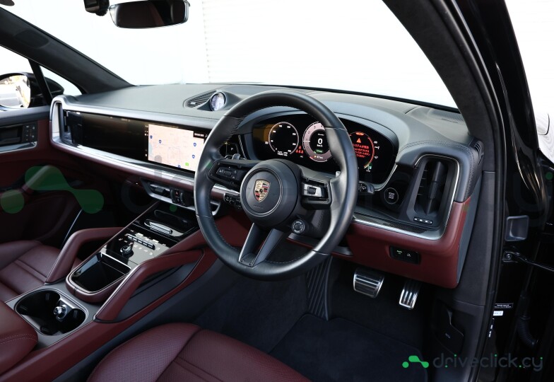 Porsche Cayenne Black