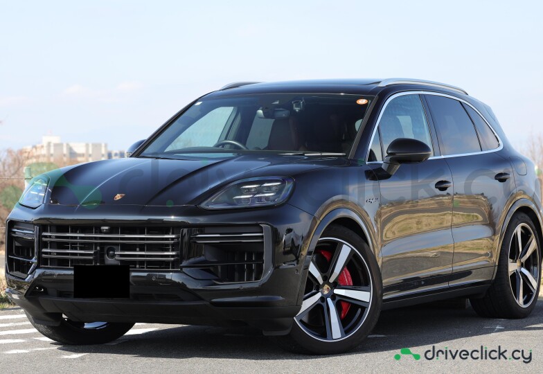 Porsche Cayenne Black
