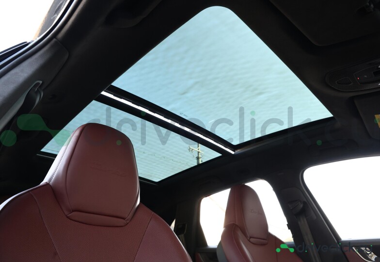 Porsche Cayenne Black