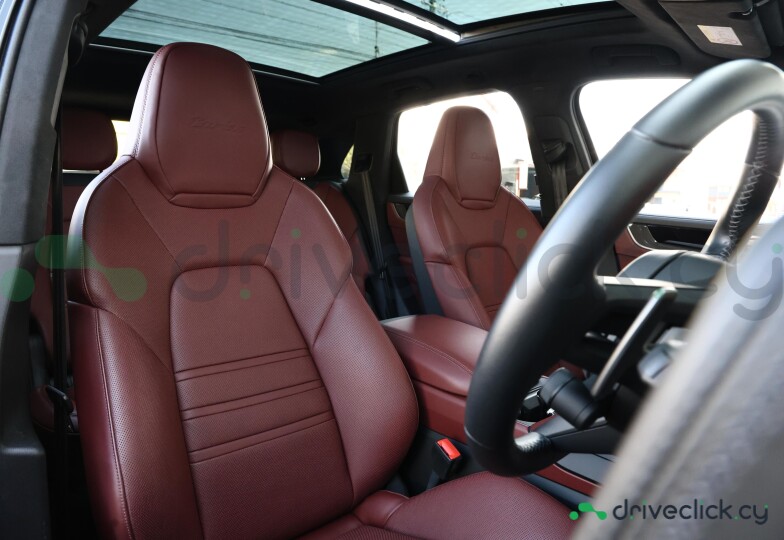 Porsche Cayenne Black