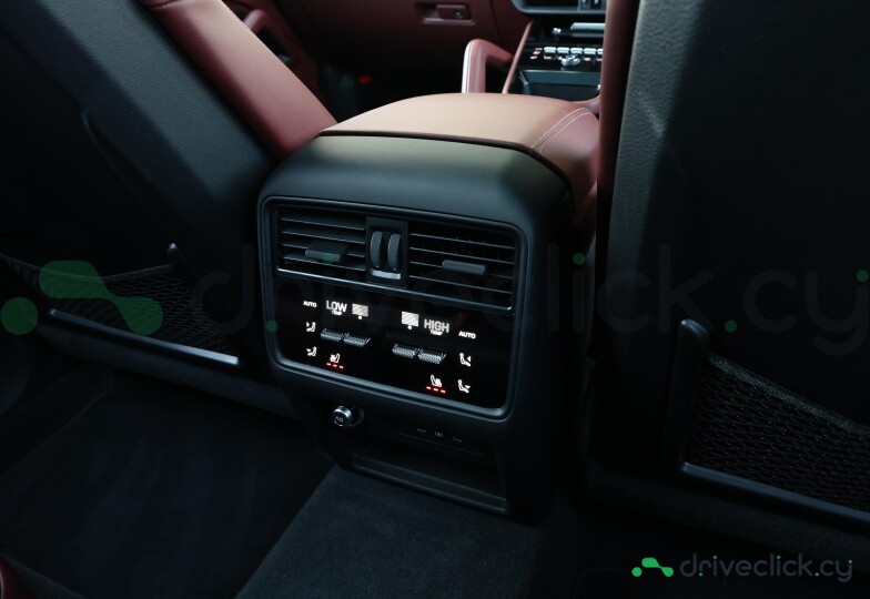 Porsche Cayenne Black