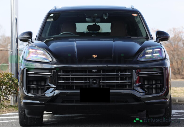 Porsche Cayenne Black