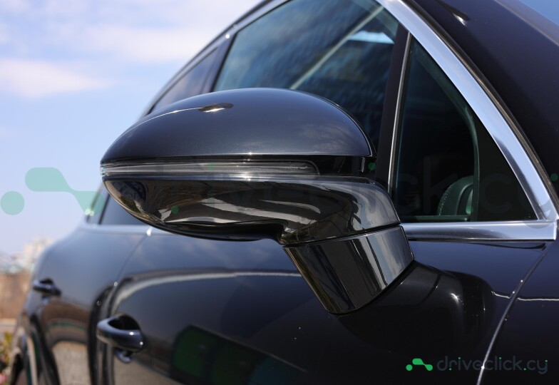Porsche Cayenne Black