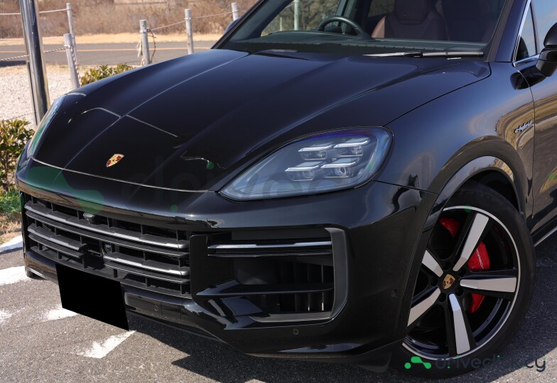 Porsche Cayenne Black