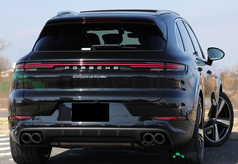 Porsche Cayenne Black