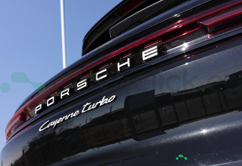Porsche Cayenne Black