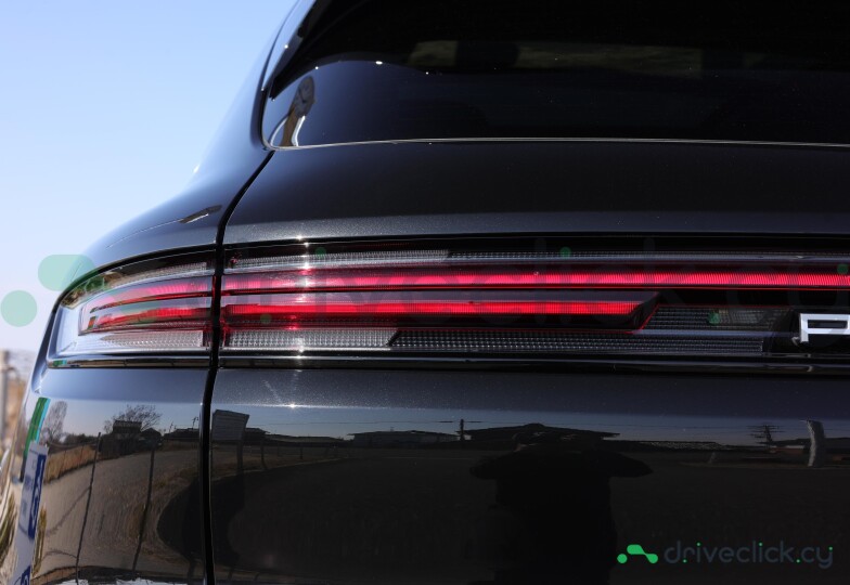Porsche Cayenne Black
