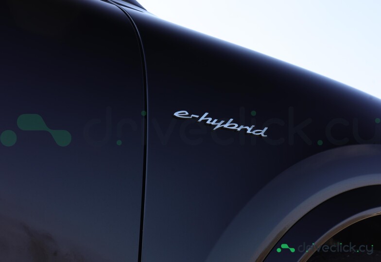 Porsche Cayenne Black