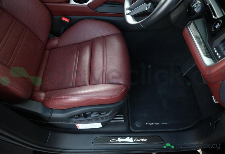 Porsche Cayenne Black