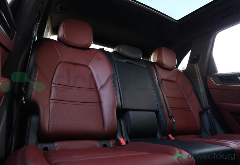 Porsche Cayenne Black