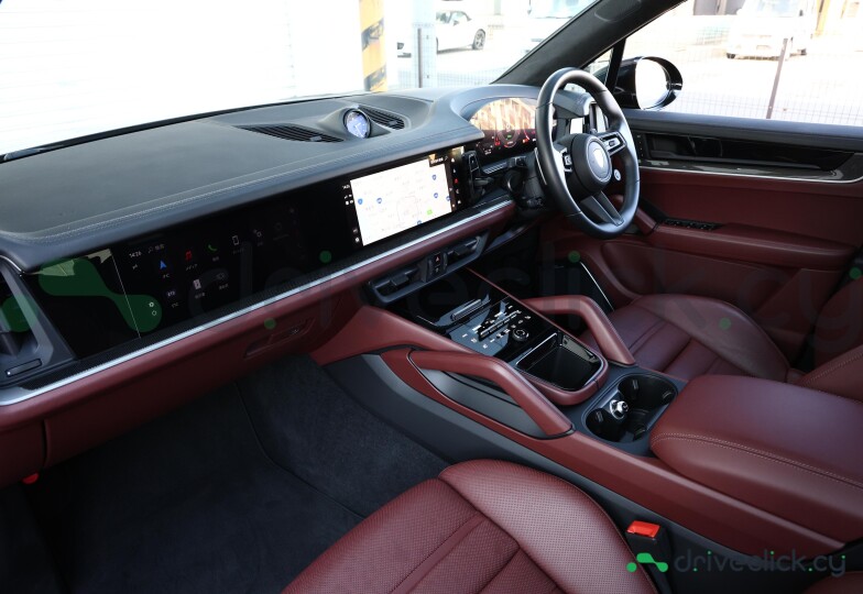 Porsche Cayenne Black