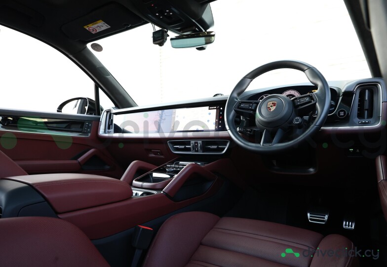 Porsche Cayenne Black