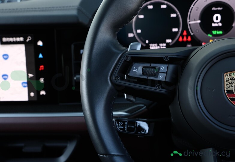 Porsche Cayenne Black