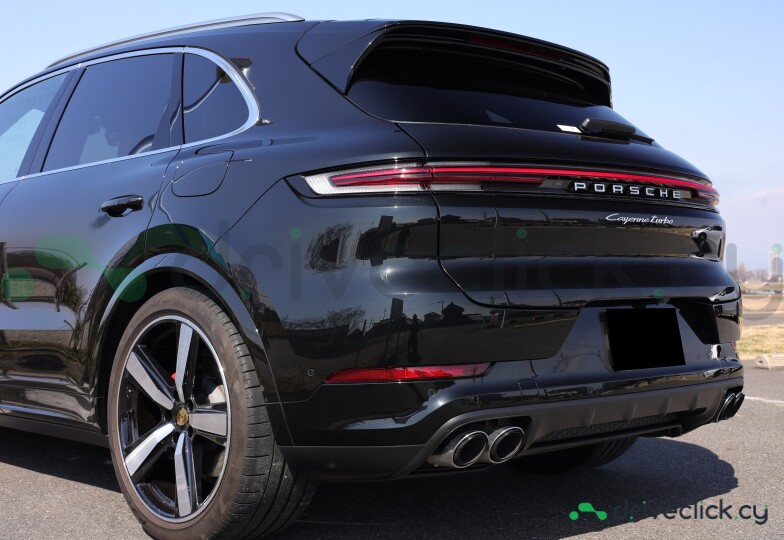 Porsche Cayenne Black