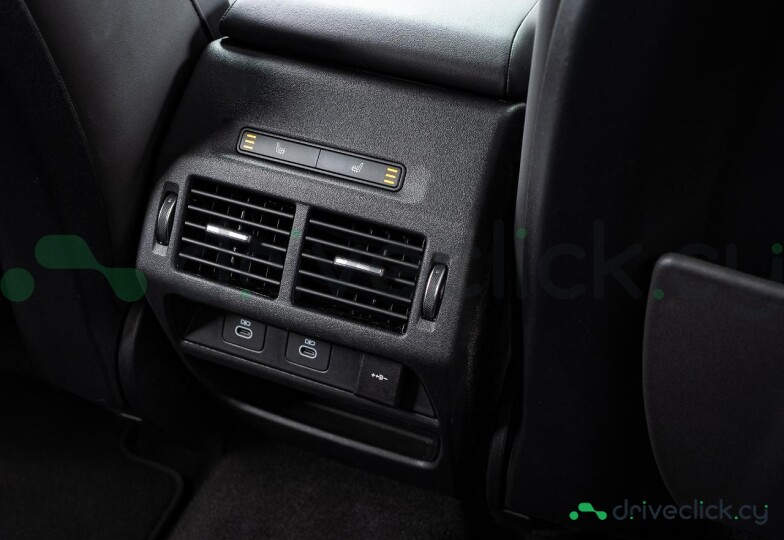 Land Rover Discovery Sport Белый