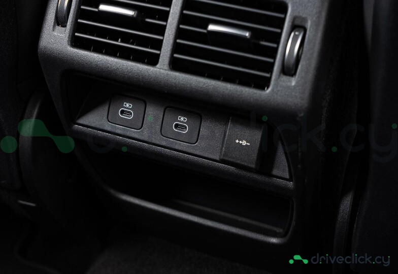 Land Rover Discovery Sport Белый