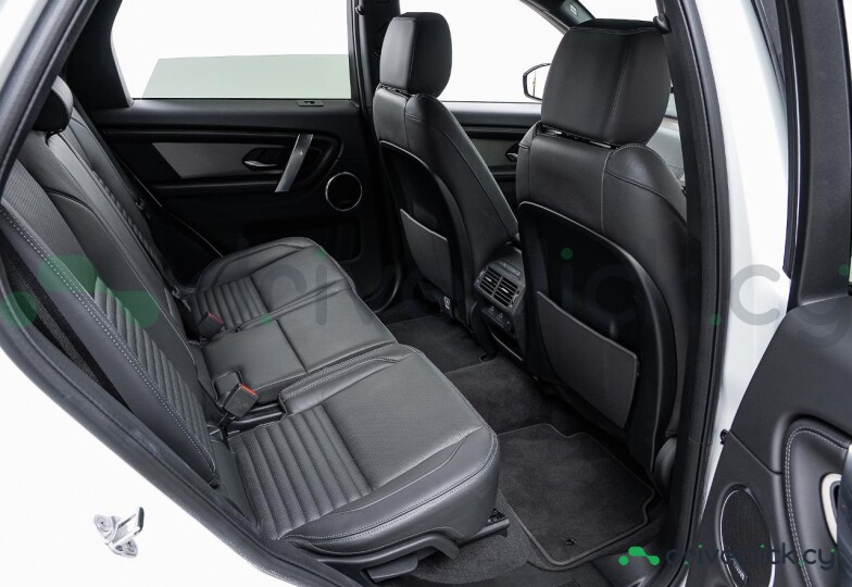 Land Rover Discovery Sport Белый