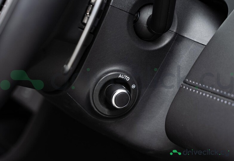 Land Rover Discovery Sport Белый