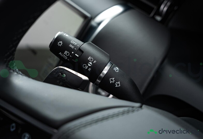 Land Rover Discovery Sport Белый